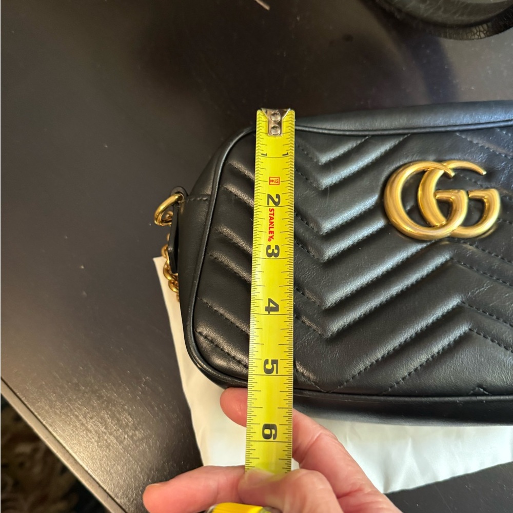 Gucci Black and Gold Chevron Crossbody Bag - Picture 4 of 8